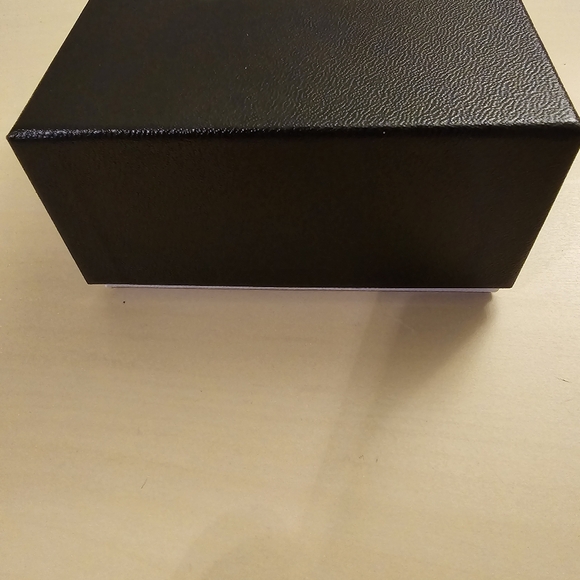 Authentic Chanel box size 4.5"x4.5"x2.5" - Picture 2 of 4